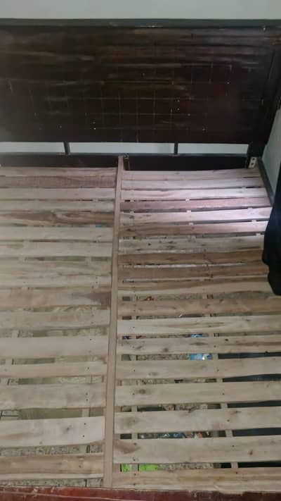 Full size bed hai sale krna hai urgent