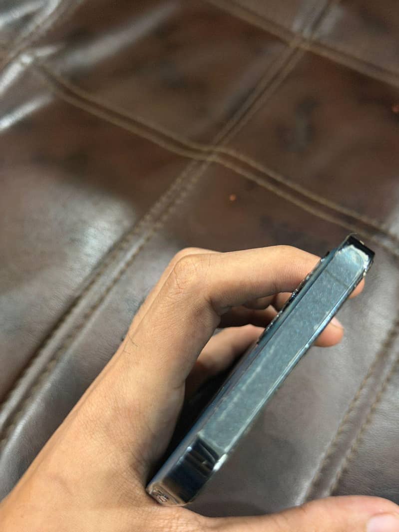 iphone 12 pro 2