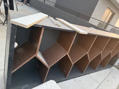 Wooden wall mounted shelf for decoration and books