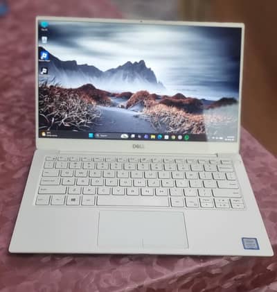Dell XPS 13 9380 - i7- (8th Generation)