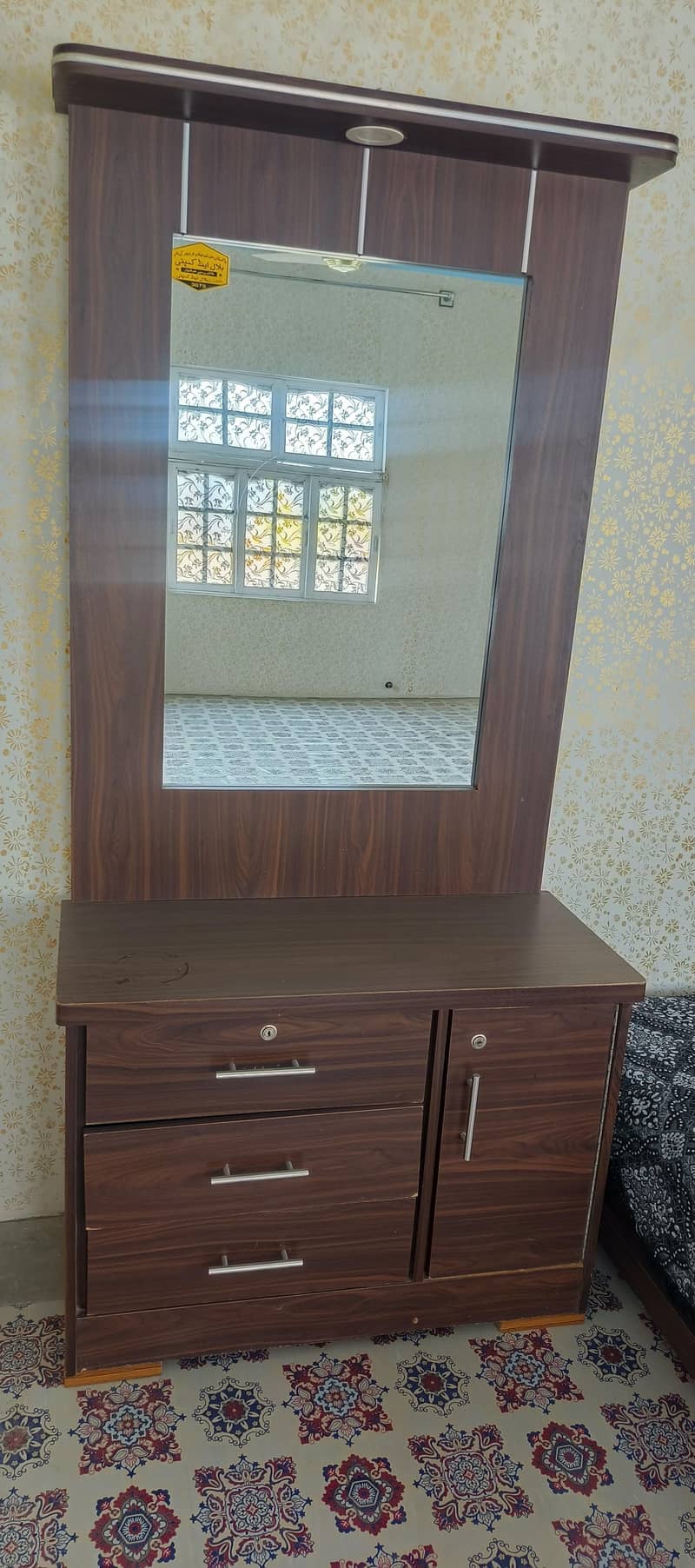 bed and dressing tabal 1