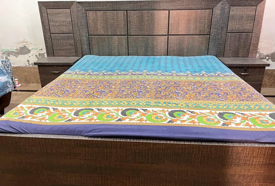 beds with two side table 1