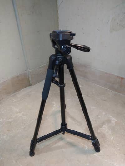 tripod stand