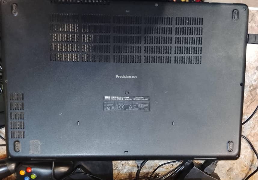 Dell Precision 3520 4