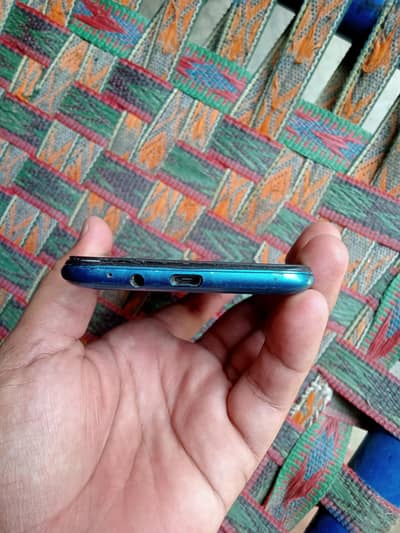 Pannel 1 Year pehly change krwya tha / use main theek h lines Hain