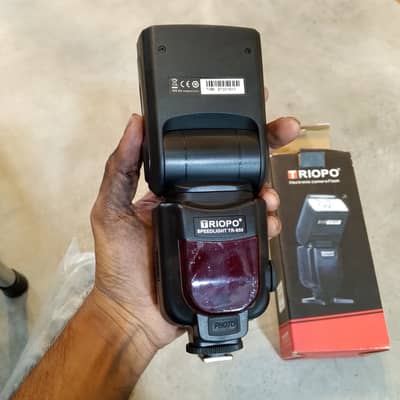 Triopo TR-988 Professional Flash For Canon, Nikon, Sony