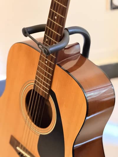 Yamaha F310 (Acoustic)