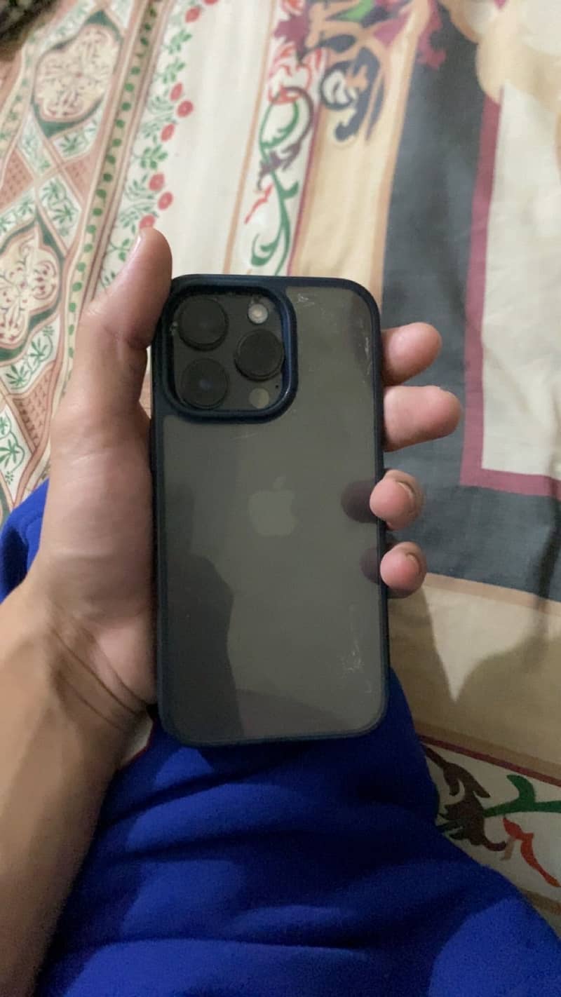 iPhone 14 pro 4