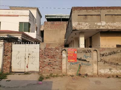 10 Marla Building for sale in Awan Town