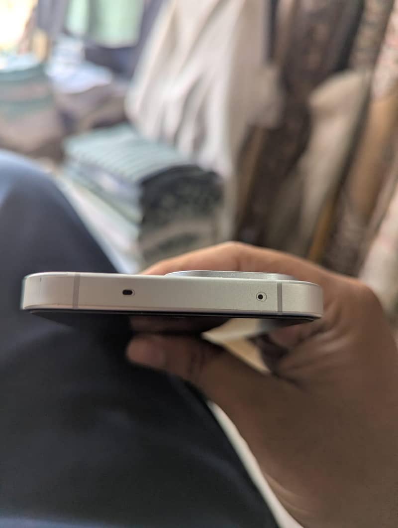 One Plus 13t 4