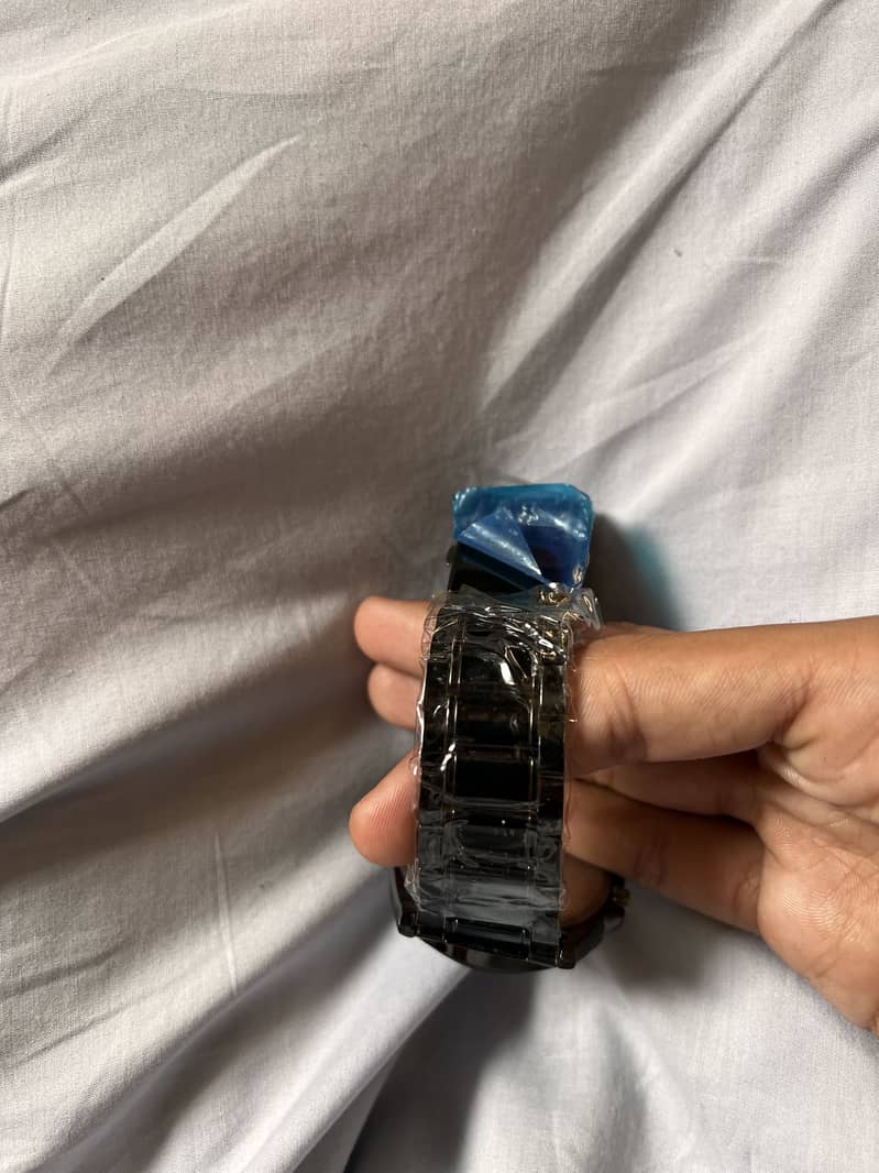 Men watch 1