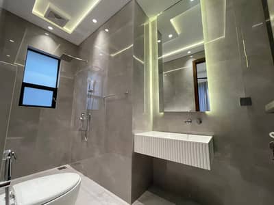 5 Marla very Good location Beautiful House For Sale Bahria Town Lahore