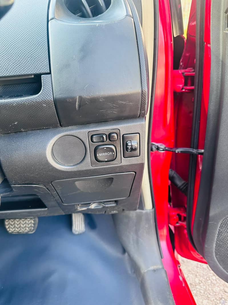 Vitz 2007 4