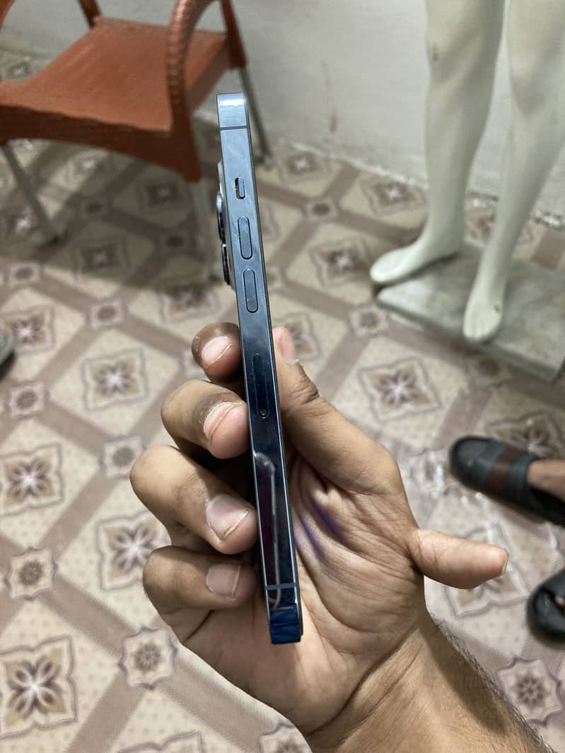 IPHONE 13 PRO 4
