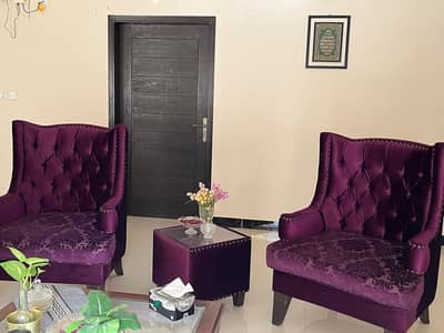 Mint condition sofa chairs with a coffee table