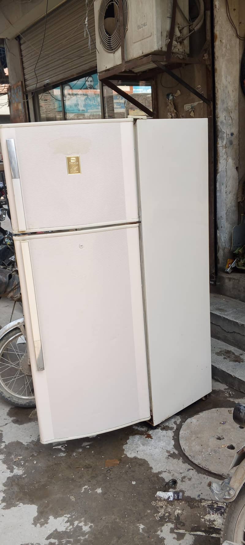 Refrigerator 0