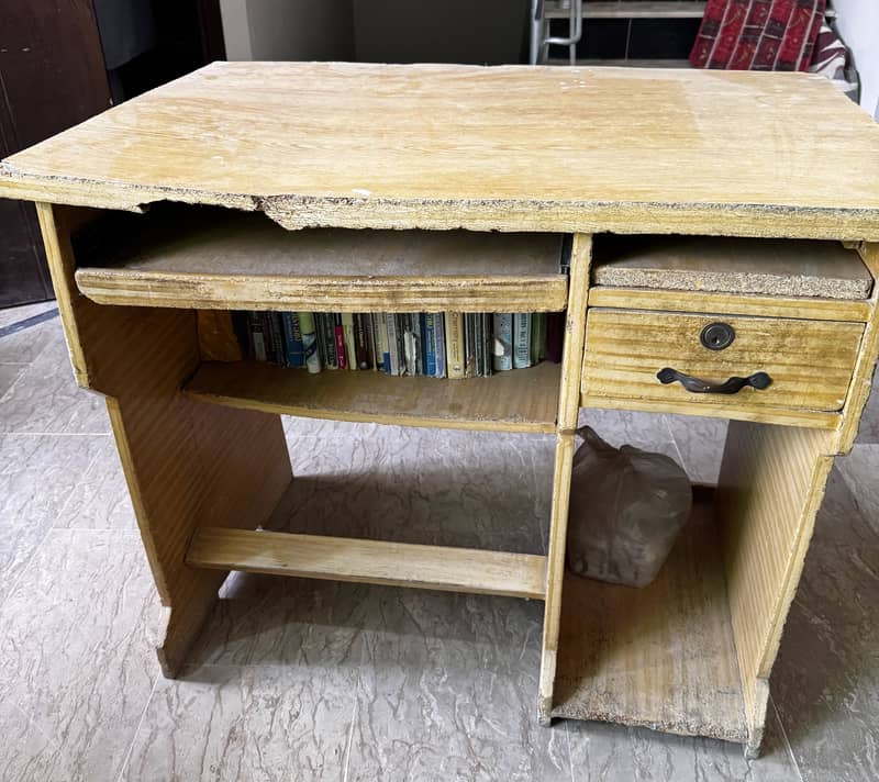Computer Table / Computer Trolly 1