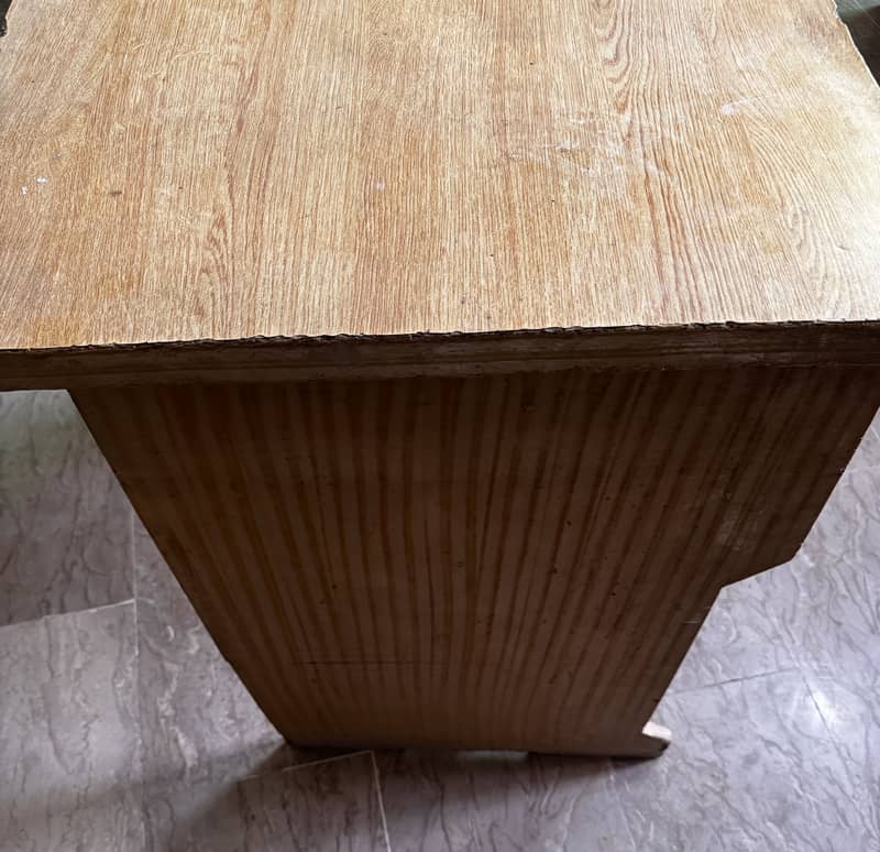 Computer Table / Computer Trolly 4