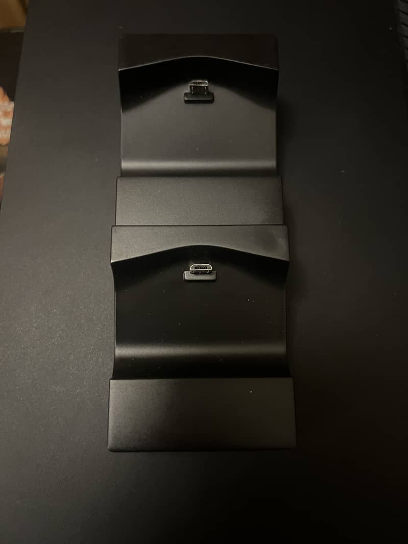 PS4 Controller Charging Dock 4