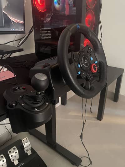 Logitech g29  wheel and shifter NEW CONDITION