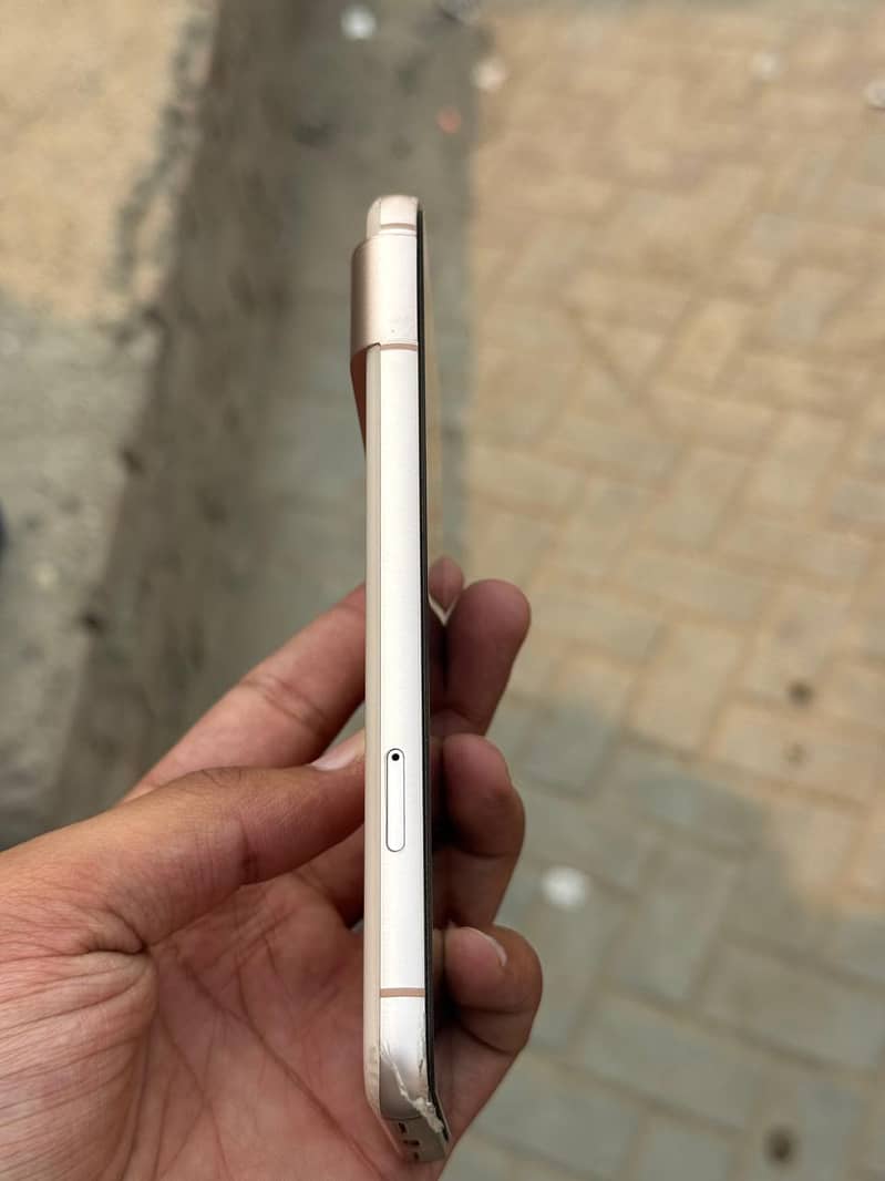 Google pixel 8 4