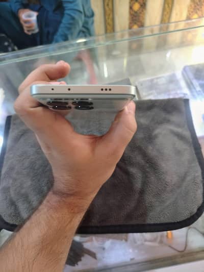 Poco x6pro 12+4 ram or 256 mermery