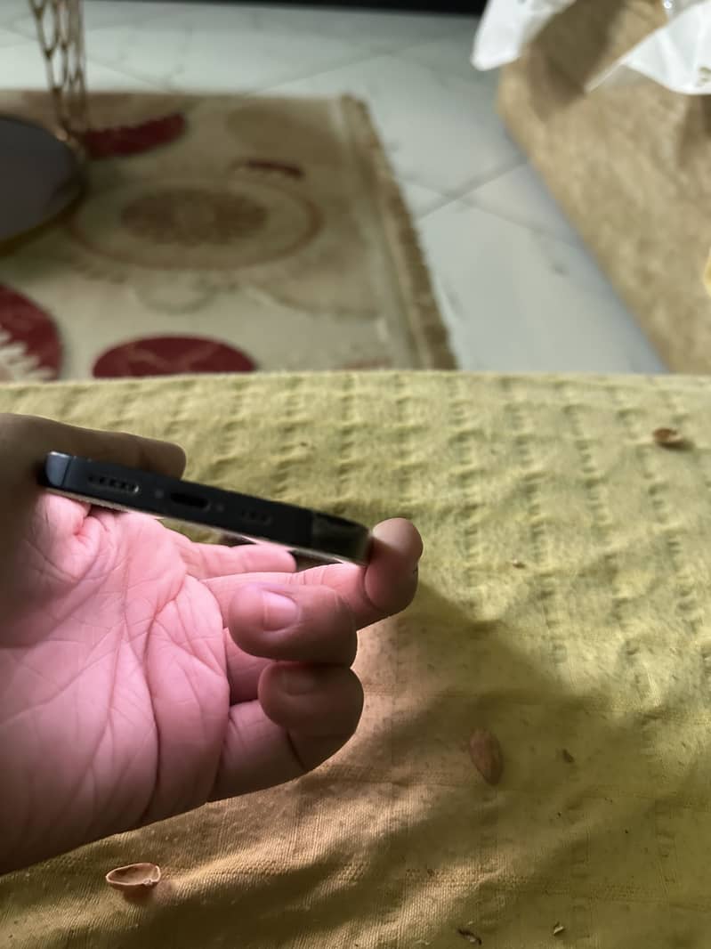iPhone 14 2