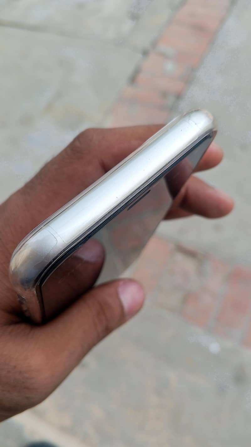 iphone 11 4