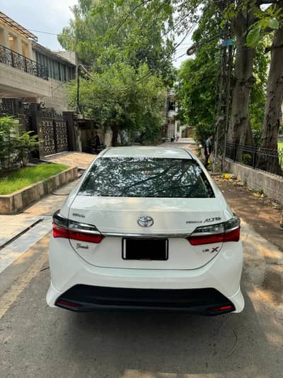 Toyota Corolla Altis Grande 1.8 X Beige Interior