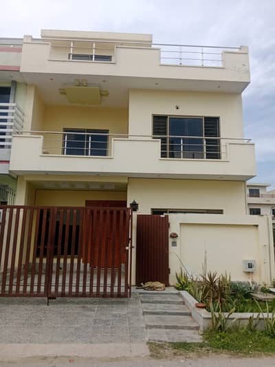 Luxury 4 Marla Full House Is Available For Rent In D-12/4