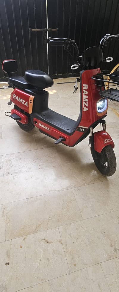 scooty ramza z1
