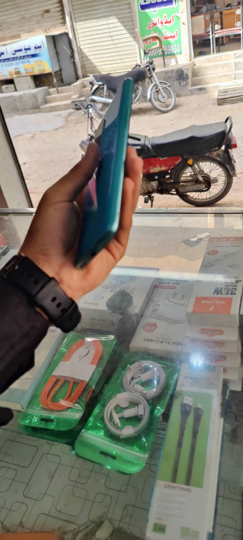 one plus 8T 4