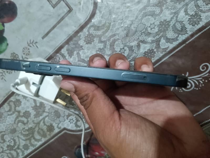 iPhone 13 5