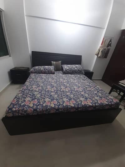 Bed with foam mattress 6x6 good condition