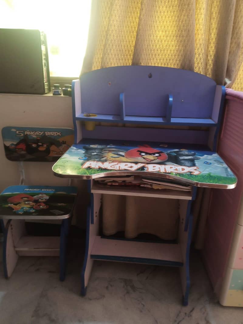 Study table 0