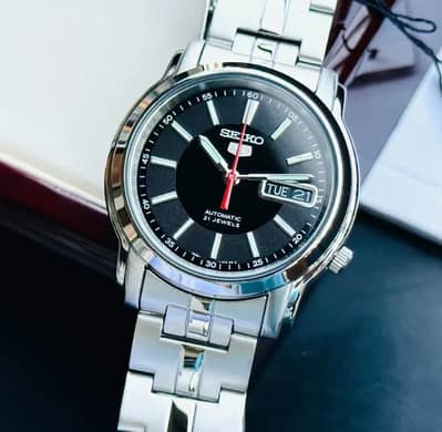 Seiko 5 21 Jewels Automatic 7S26 Black Dial with Silver Chain (Steel)