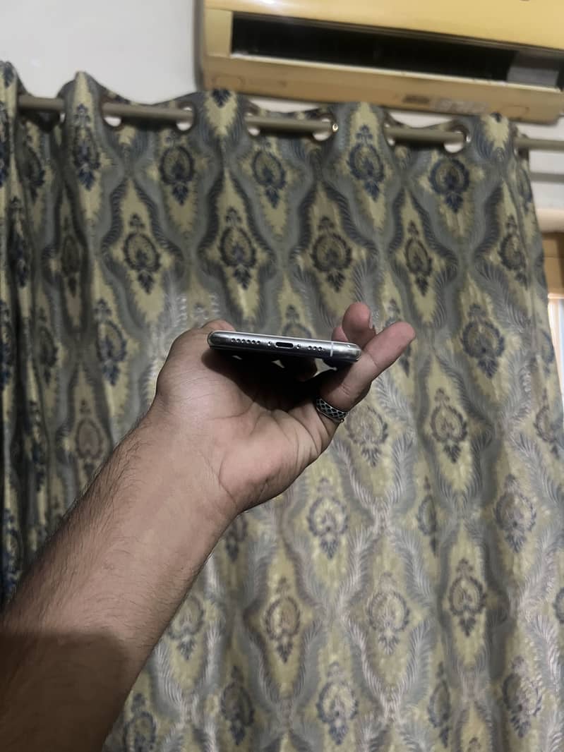 Iphone 11 pro 1