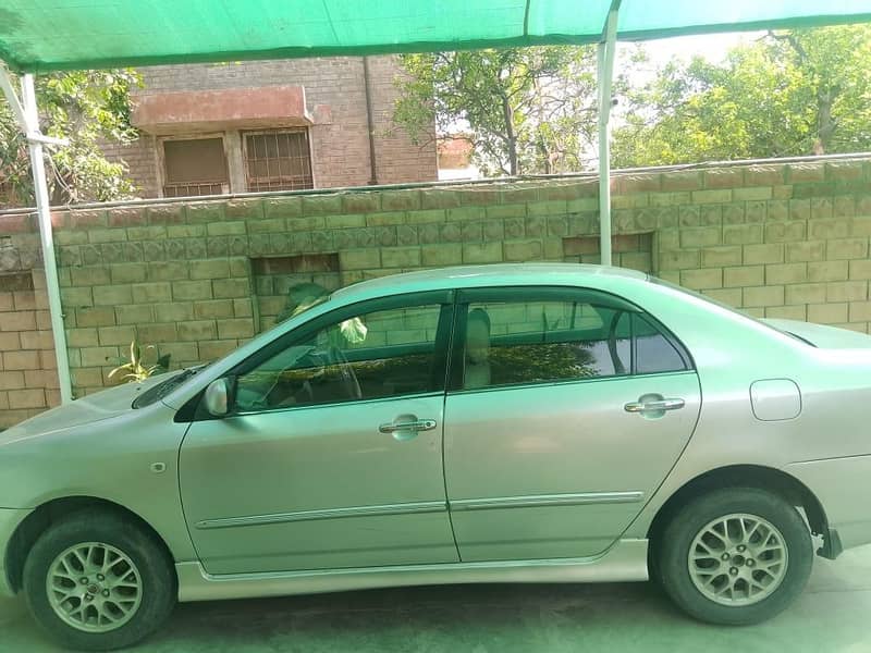 Corolla saloon 2002 1