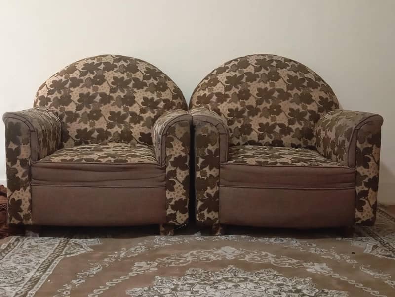 2 used sofas 5seater 2