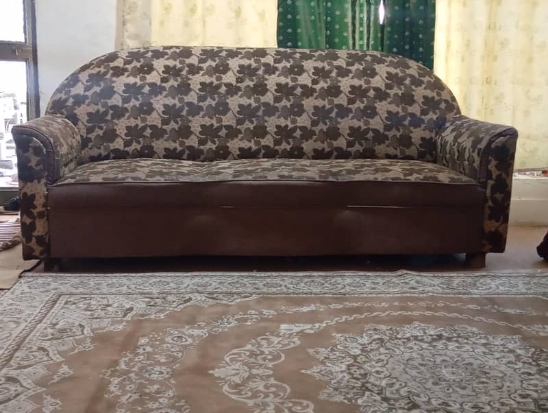 2 used sofas 5seater 3