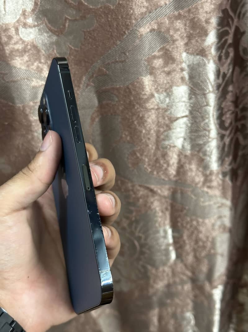 Iphone 12 pro max 1