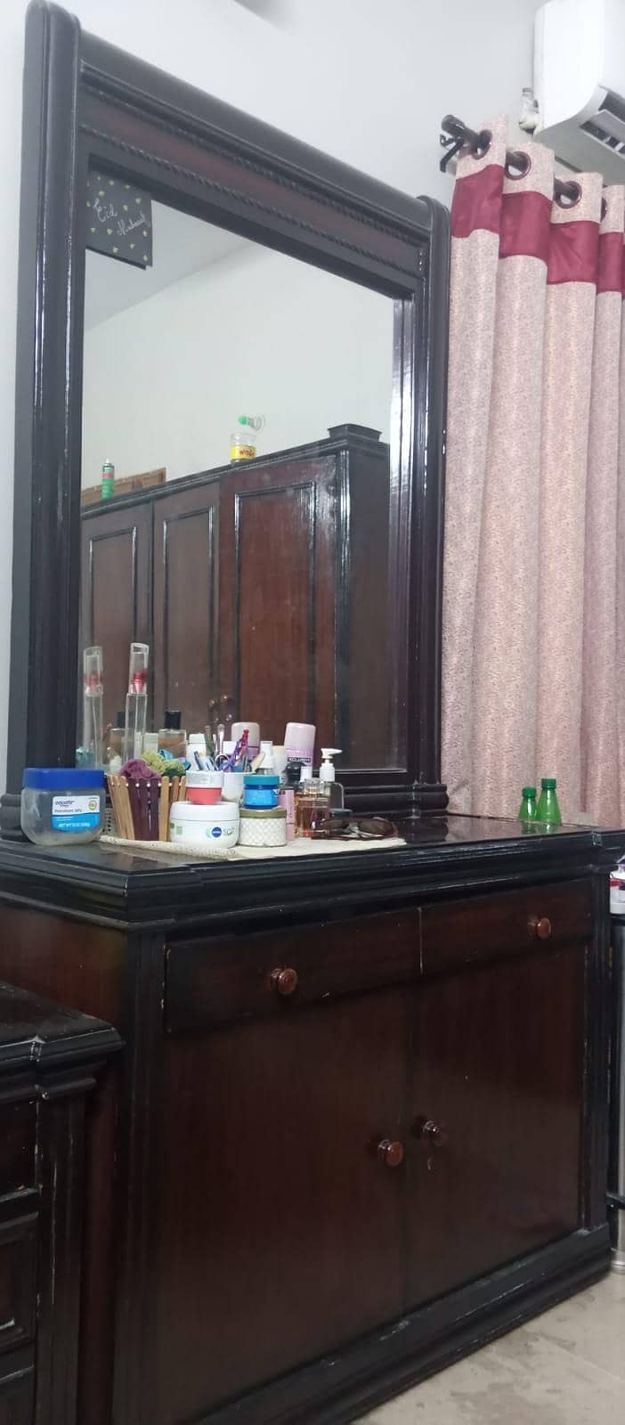 Dressing Table 0