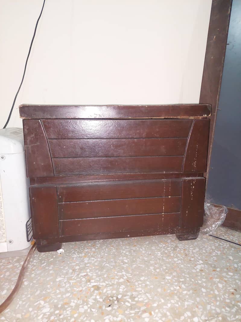 Single bed with side table and dressing table with mirror 6
