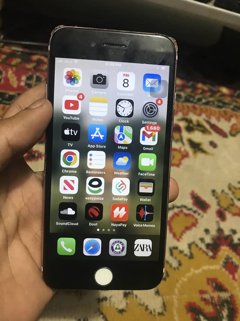 iPhone 7 4
