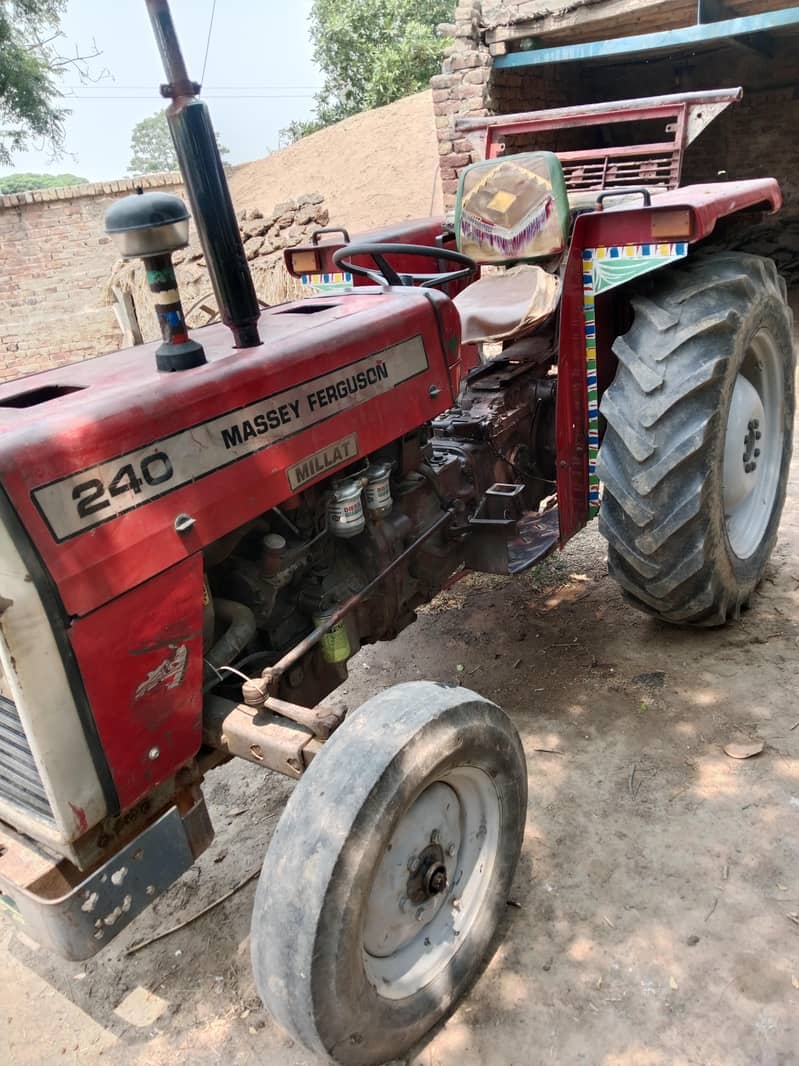 MF 240 3