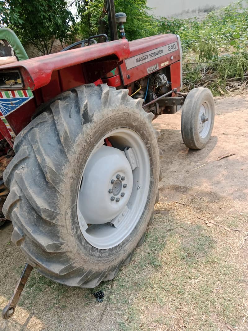 MF 240 6