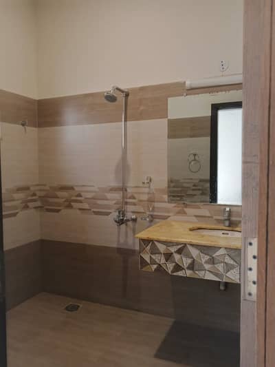 E-11 2 Ground Portion For Rent