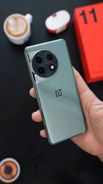 Oneplus 11 / 16-256 / PTA