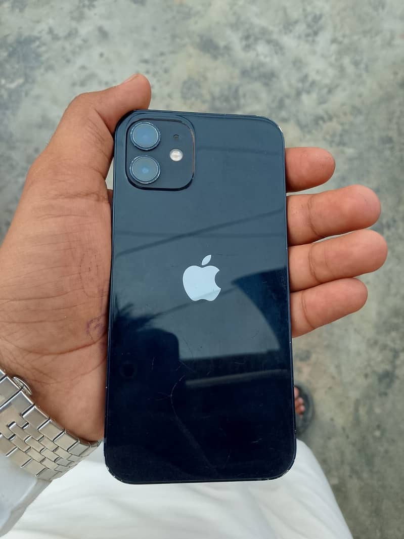 iPhone 12 4