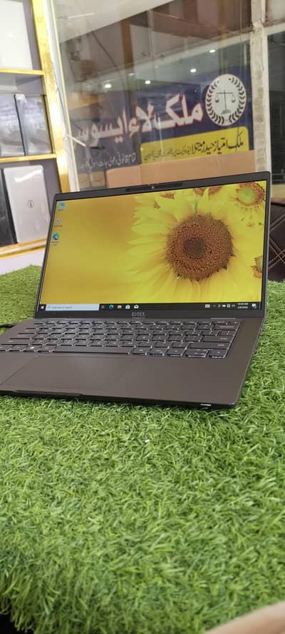 Dell latitude 7420 . . core i5 11th Generation laptop . . (16/512 SSD)